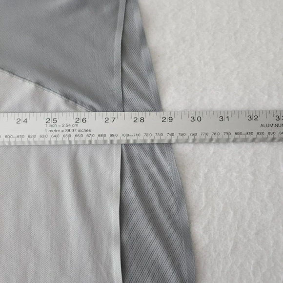 Lululemon Two Tone Crew Neck Raglan Short Sleeve T-Shirt - Picture 5 of 5